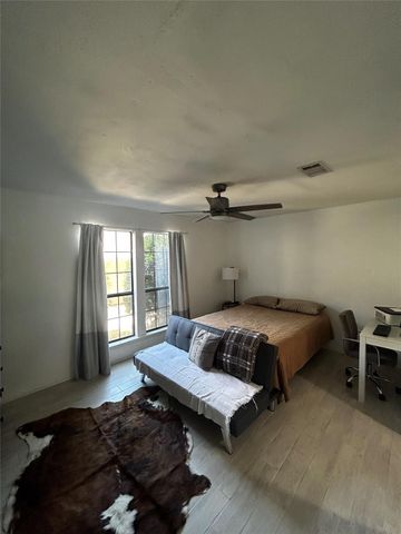 1202 Thorpe LN 401, San Marcos, TX 78666