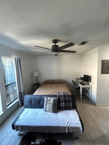 1202 Thorpe LN 401, San Marcos, TX 78666