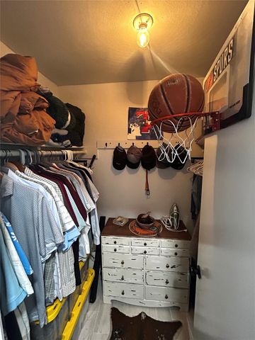 1202 Thorpe LN 401, San Marcos, TX 78666