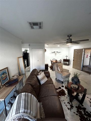 1202 Thorpe LN 401, San Marcos, TX 78666