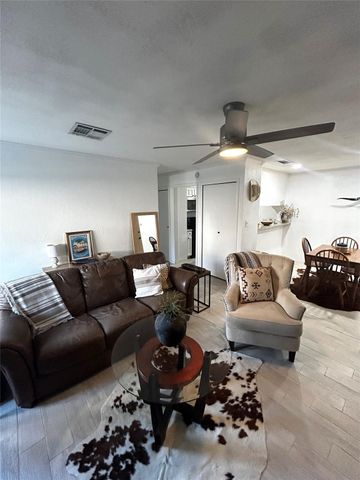 1202 Thorpe LN 401, San Marcos, TX 78666