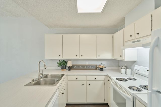 21 Harbour Lane, Coldspring, TX 77331