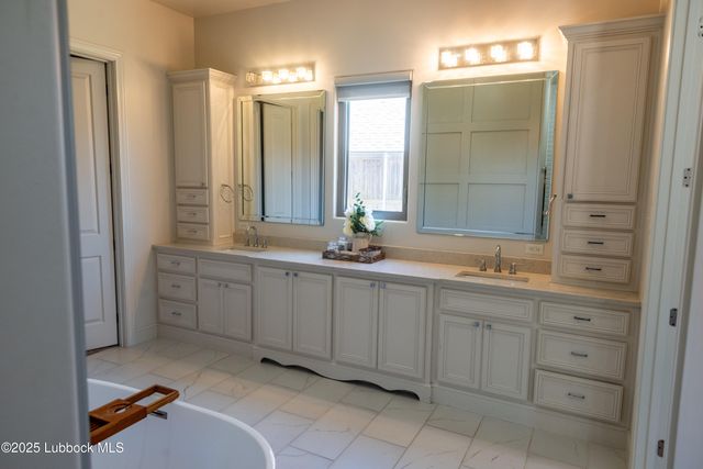 11707 Uxbridge Avenue, Lubbock, TX 79424