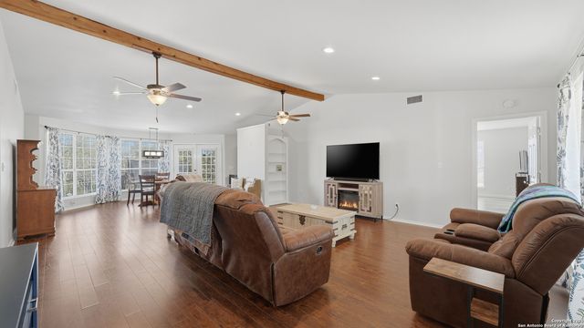 10835 Rosemar, Adkins, TX 78101