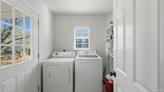 10835 Rosemar, Adkins, TX 78101