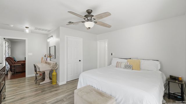 10835 Rosemar, Adkins, TX 78101