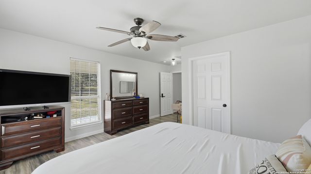 10835 Rosemar, Adkins, TX 78101