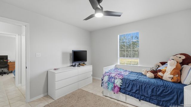 10835 Rosemar, Adkins, TX 78101