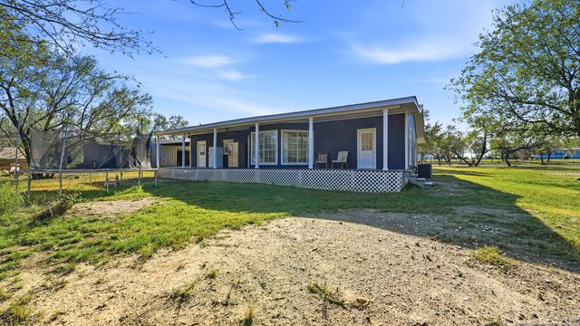 10835 Rosemar, Adkins, TX 78101