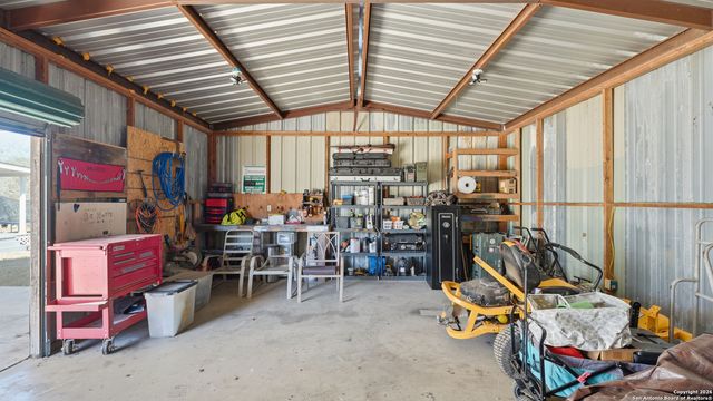 10835 Rosemar, Adkins, TX 78101