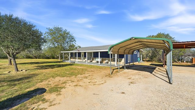 10835 Rosemar, Adkins, TX 78101