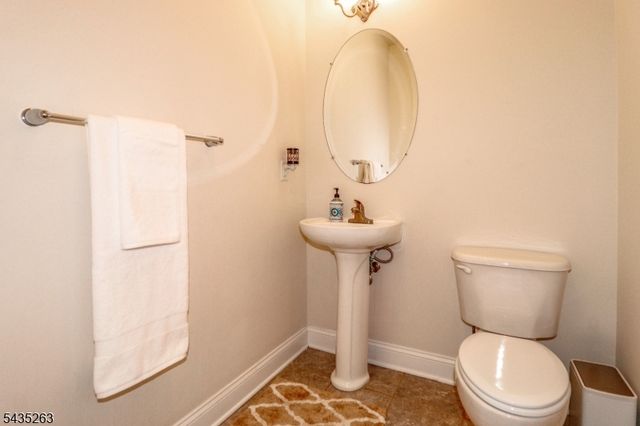 2 Brenner Ct, Franklin Twp., NJ 08873