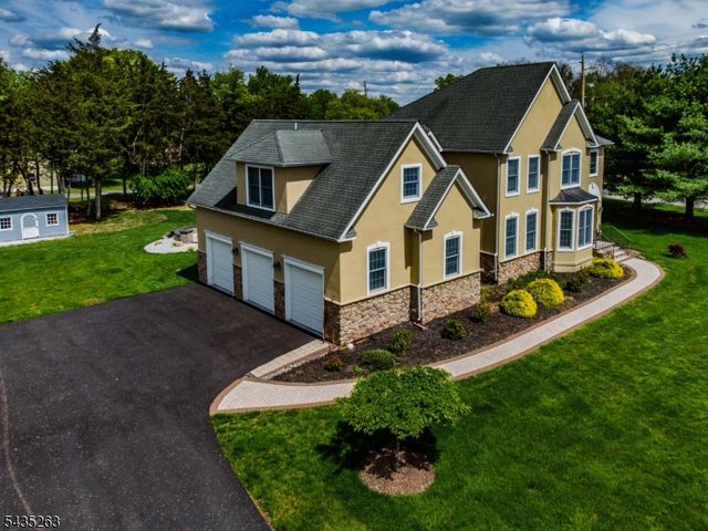 2 Brenner Ct, Franklin Twp., NJ 08873