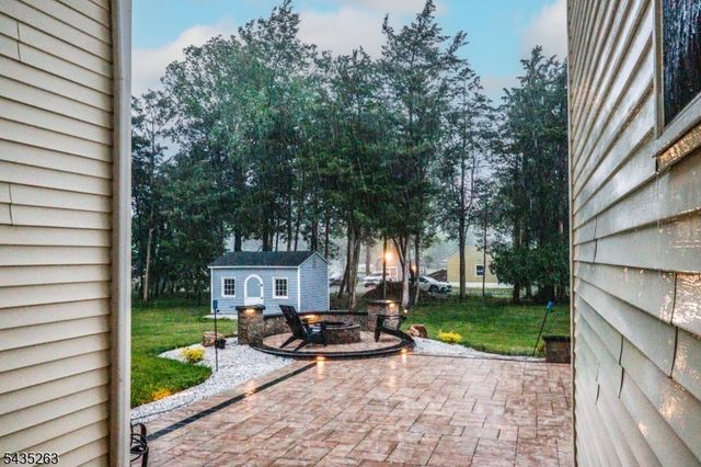 2 Brenner Ct, Franklin Twp., NJ 08873