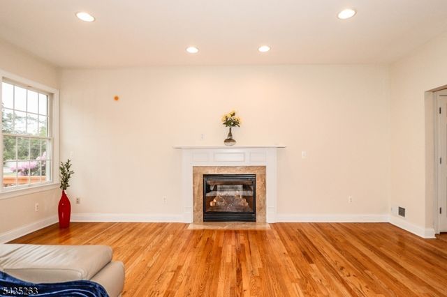 2 Brenner Ct, Franklin Twp., NJ 08873