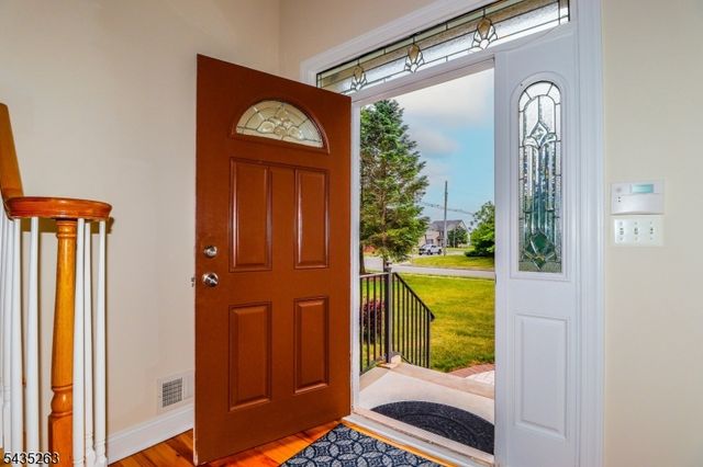 2 Brenner Ct, Franklin Twp., NJ 08873