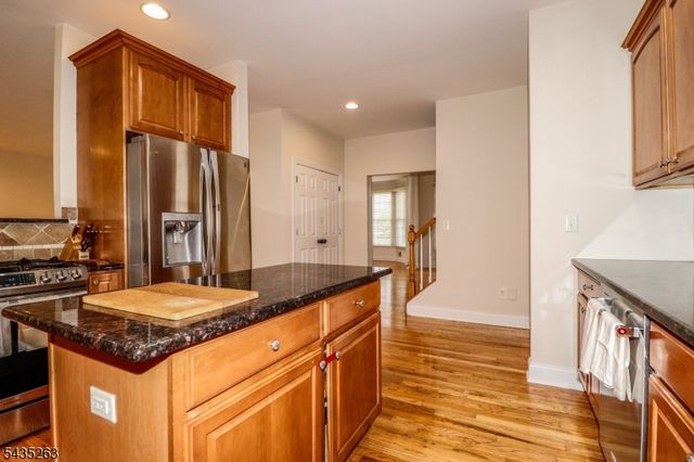 2 Brenner Ct, Franklin Twp., NJ 08873