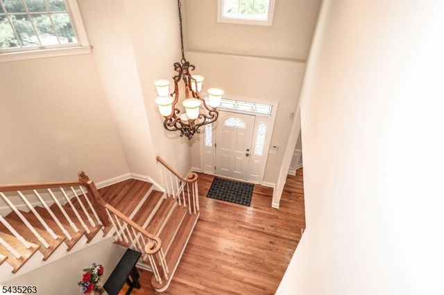 2 Brenner Ct, Franklin Twp., NJ 08873