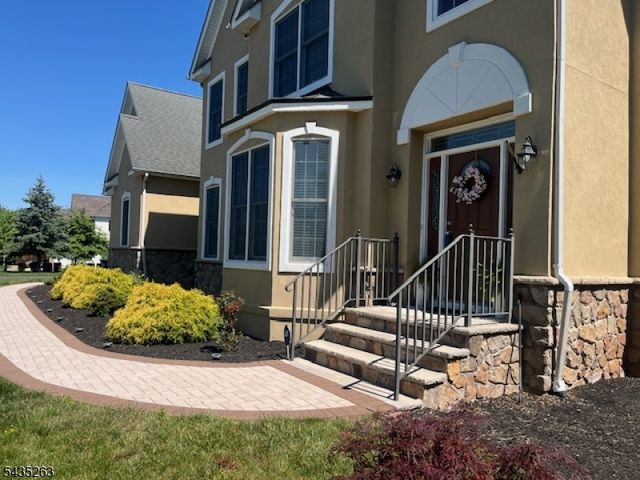 2 Brenner Ct, Franklin Twp., NJ 08873