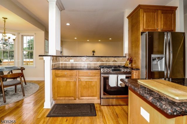 2 Brenner Ct, Franklin Twp., NJ 08873
