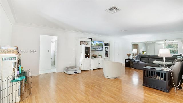4020 SW 2nd St, Plantation, FL 33317