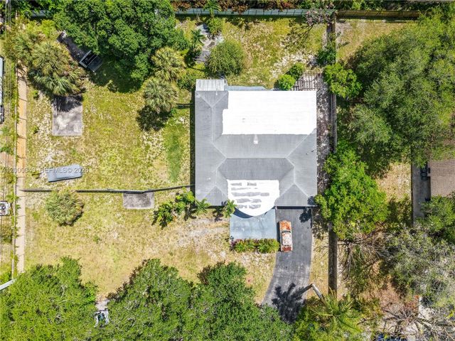 4020 SW 2nd St, Plantation, FL 33317