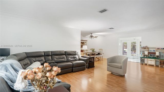 4020 SW 2nd St, Plantation, FL 33317