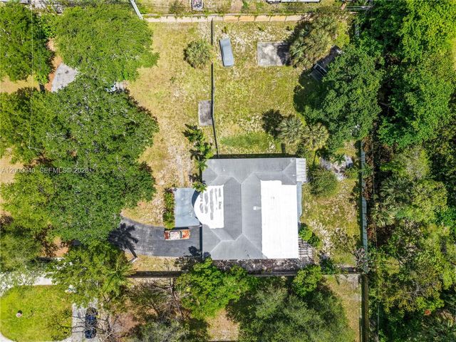 4020 SW 2nd St, Plantation, FL 33317