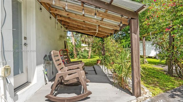 4020 SW 2nd St, Plantation, FL 33317