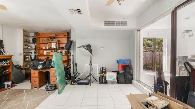 4020 SW 2nd St, Plantation, FL 33317