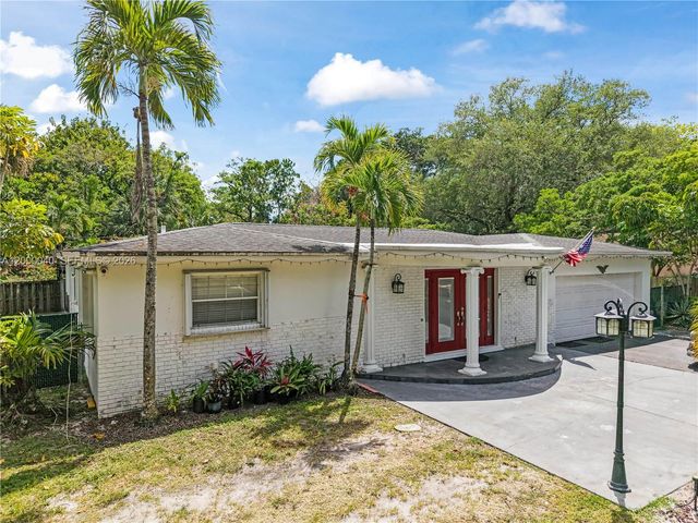 4020 SW 2nd St, Plantation, FL 33317