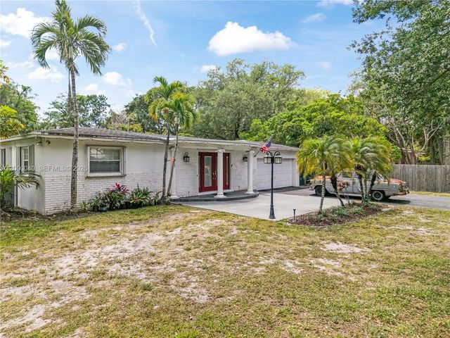 4020 SW 2nd St, Plantation, FL 33317