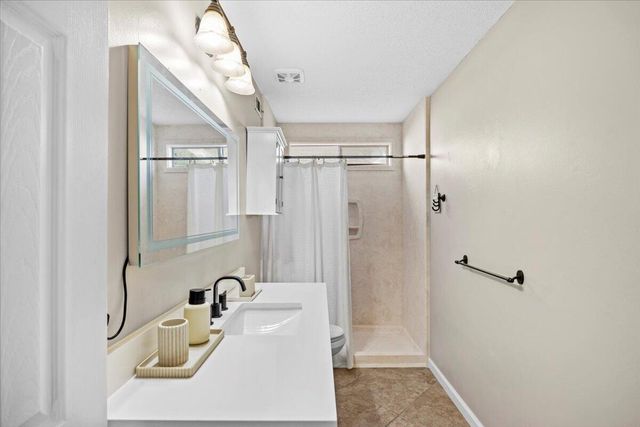 1764 Guildford Court, Fort Walton Beach, FL 32547
