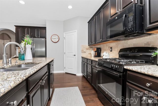 12823 Plumleaf Drive, Charlotte, NC 28213