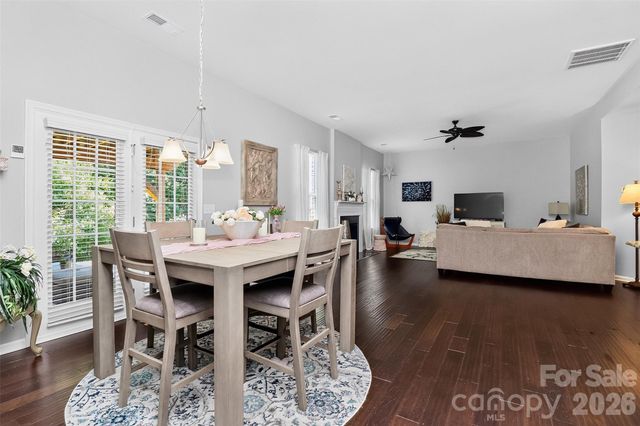 12823 Plumleaf Drive, Charlotte, NC 28213