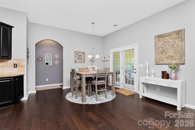 12823 Plumleaf Drive, Charlotte, NC 28213