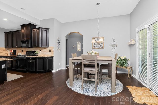 12823 Plumleaf Drive, Charlotte, NC 28213