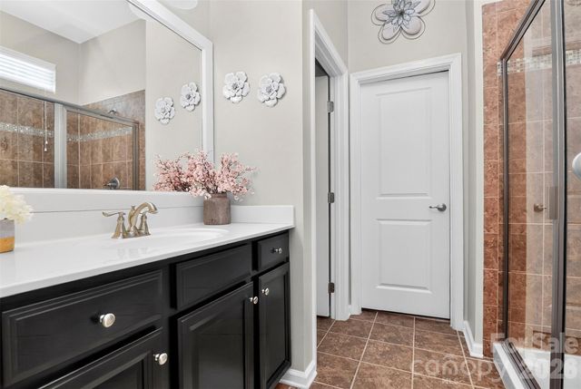 12823 Plumleaf Drive, Charlotte, NC 28213