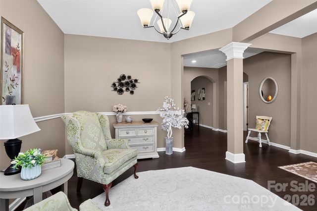 12823 Plumleaf Drive, Charlotte, NC 28213