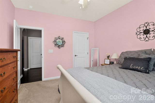 12823 Plumleaf Drive, Charlotte, NC 28213