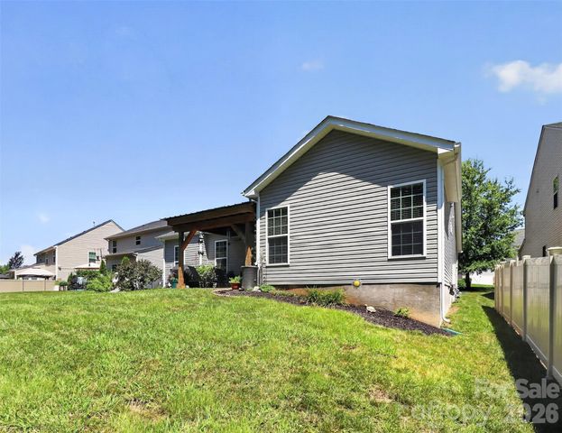 12823 Plumleaf Drive, Charlotte, NC 28213