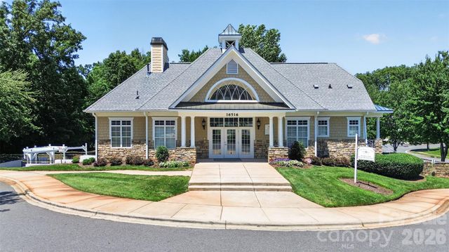 12823 Plumleaf Drive, Charlotte, NC 28213