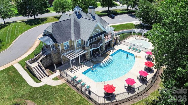 12823 Plumleaf Drive, Charlotte, NC 28213