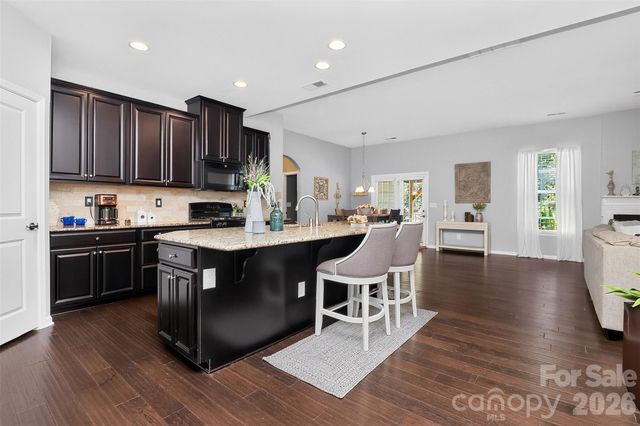12823 Plumleaf Drive, Charlotte, NC 28213