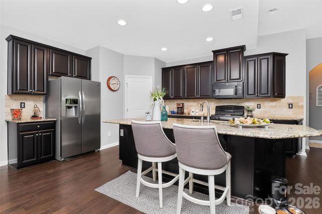 12823 Plumleaf Drive, Charlotte, NC 28213