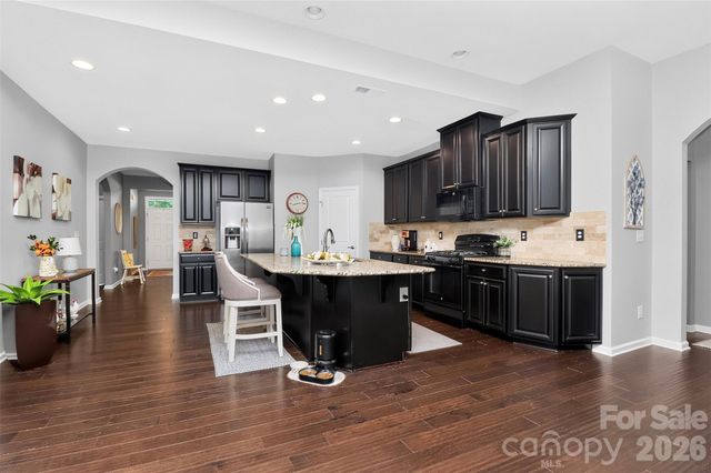12823 Plumleaf Drive, Charlotte, NC 28213