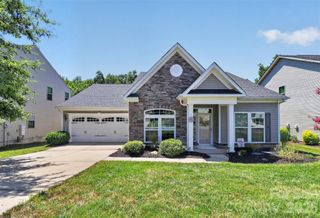 12823 Plumleaf Drive, Charlotte, NC 28213