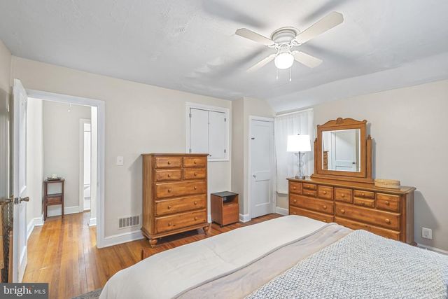 8362 OAKLEIGH RD, Parkville, MD 21234