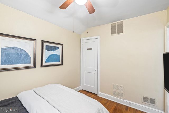 8362 OAKLEIGH RD, Parkville, MD 21234