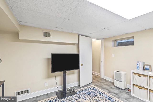 8362 OAKLEIGH RD, Parkville, MD 21234